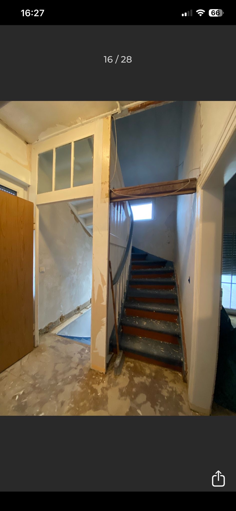 Altbau-Treppe vor der Erneuerung